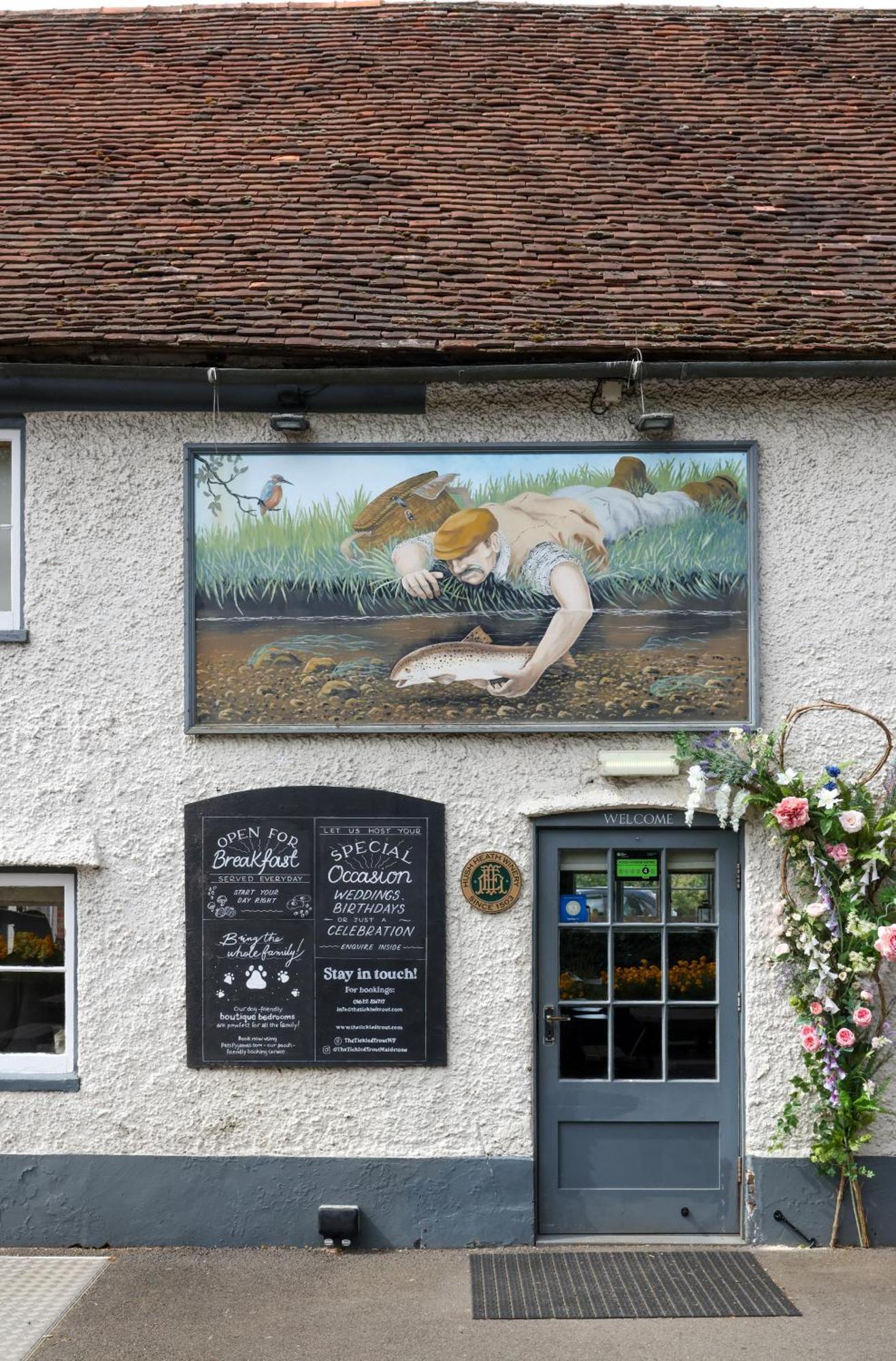Hotel The Tickled Trout Maidstone Exterior foto